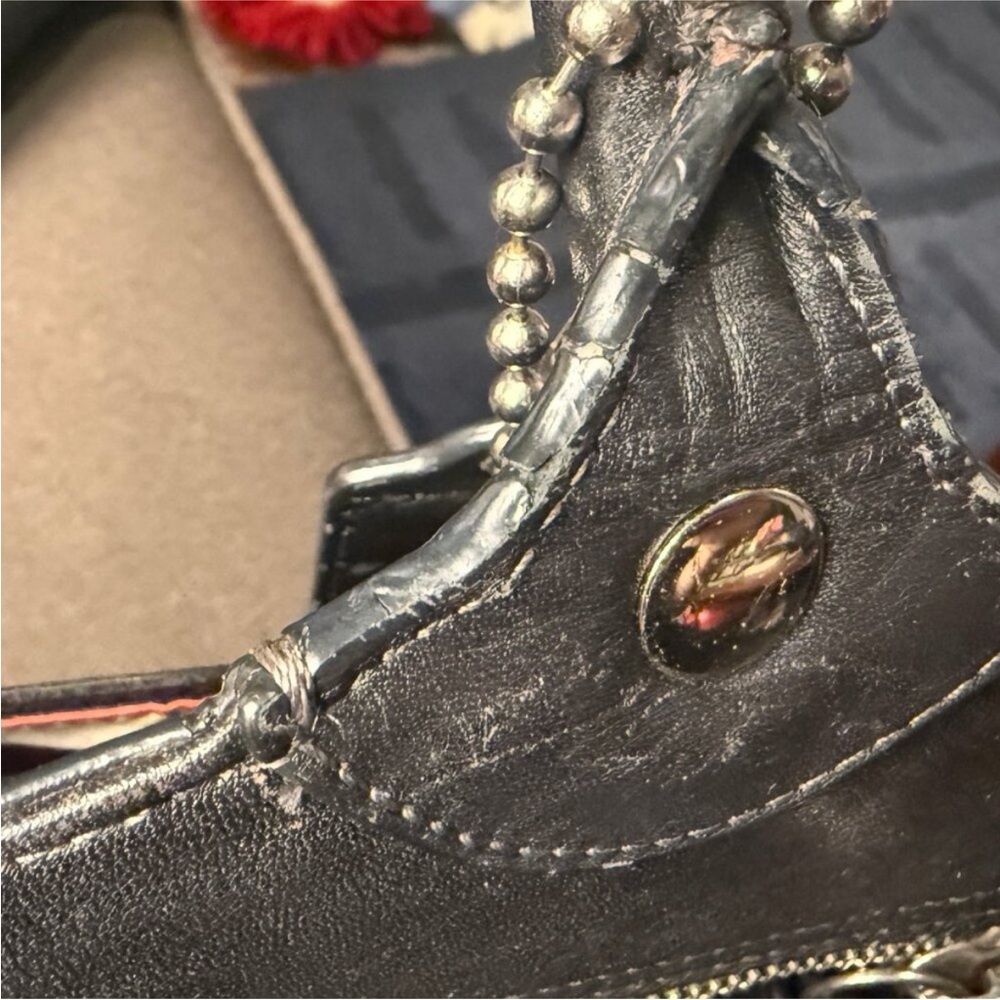 Coach Bleecker Legacy Stripe
F14383 black leather vintage tote w/double handles. - Picture 12 of 16